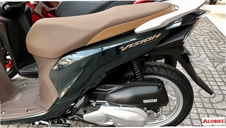 Honda Vision phiên bản màu xanh rêu bóng cuốn hút với nước sơn đậm