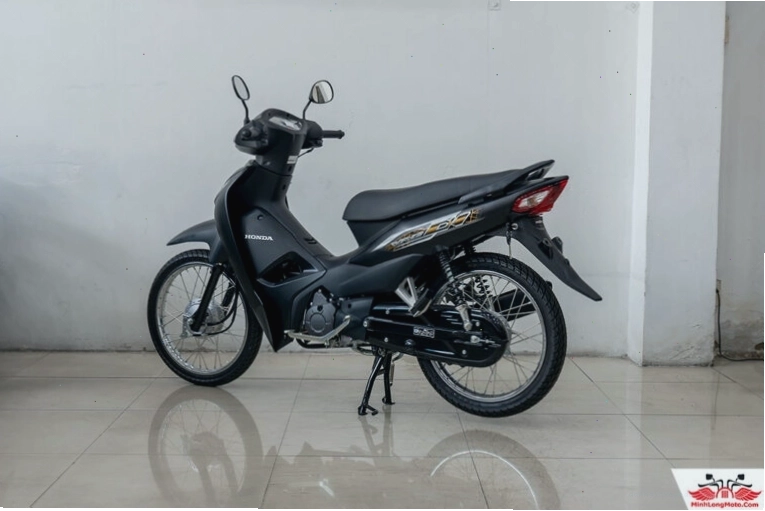 Honda Wave Alpha 110cc màu xanh trắng thanh lịch