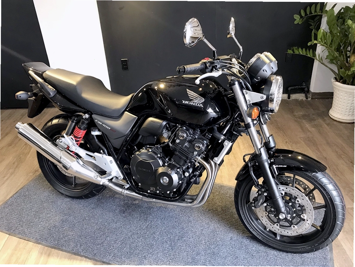 Hộp số 6 cấp trên Honda CB400 Super Four 2019