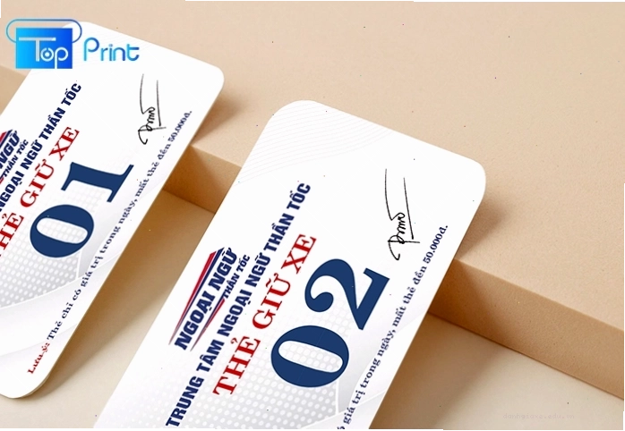 In ấn thẻ nhựa làm thẻ giữ xe theo yêu cầu
