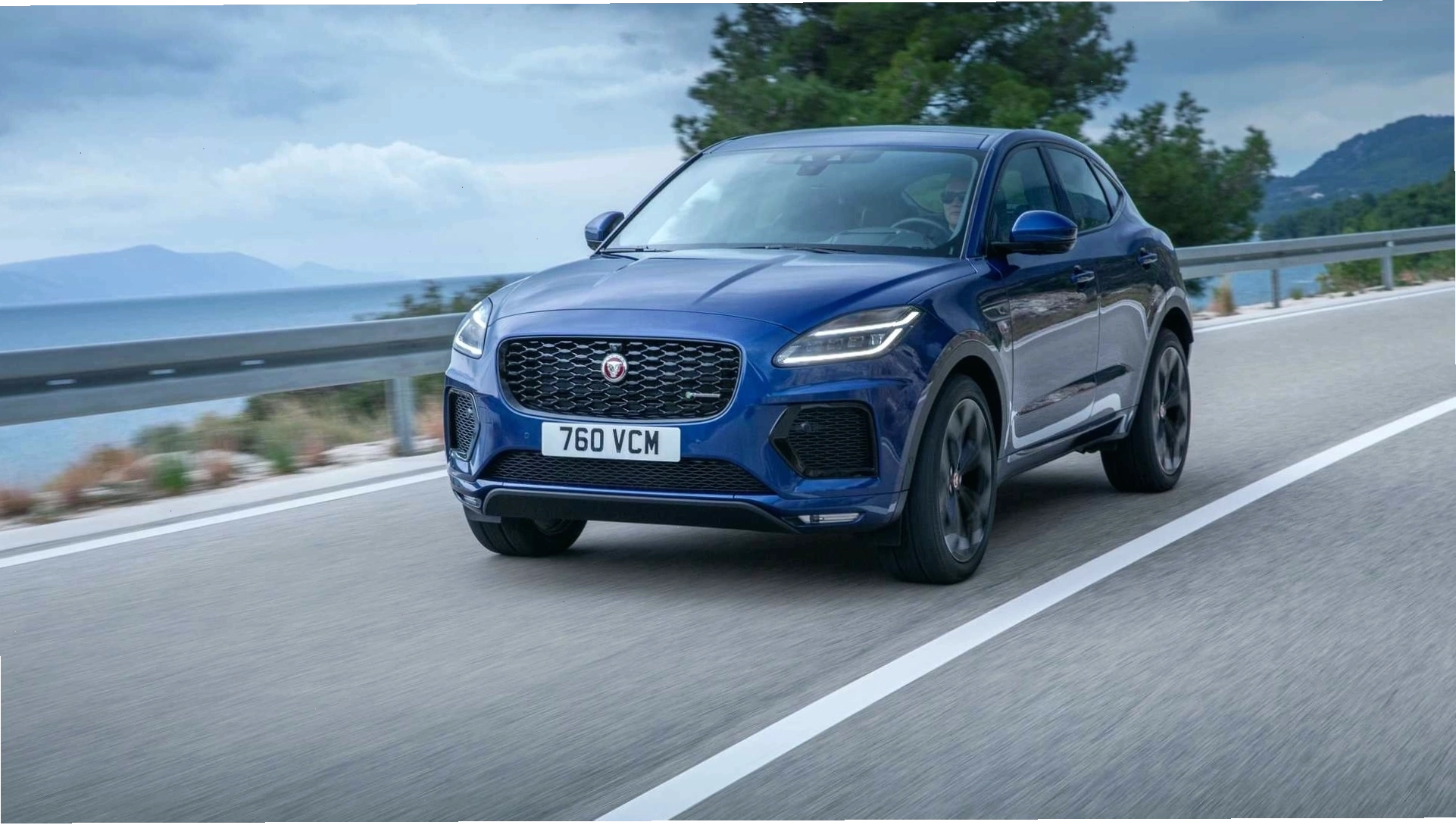 Jaguar E-Pace 2026 sở hữu thiết kế ngoại thất thể thao và cuốn hút