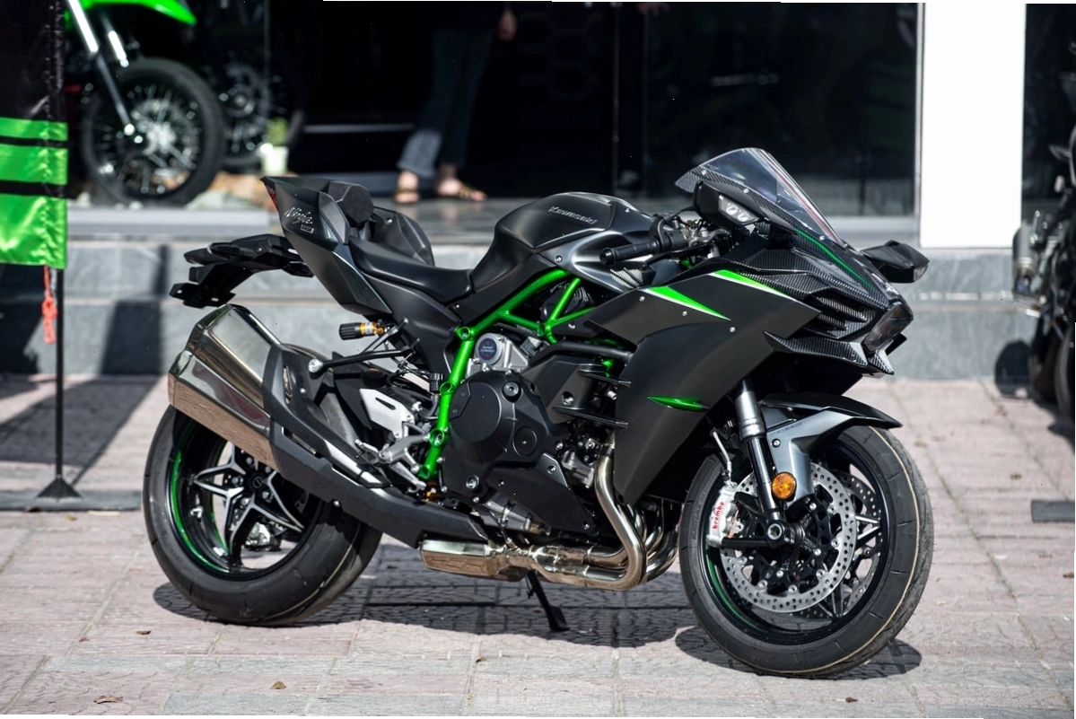 Kawasaki Ninja H2 phiên bản Carbon với giá bán ấn tượng