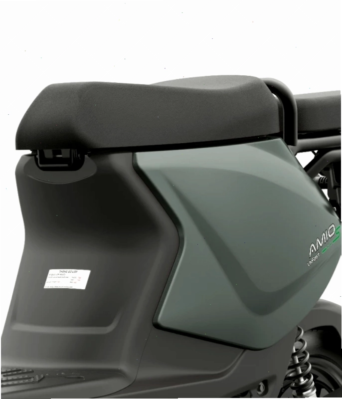 Khoang chứa đồ rộng rãi dưới yên xe VinFast Evo Lite