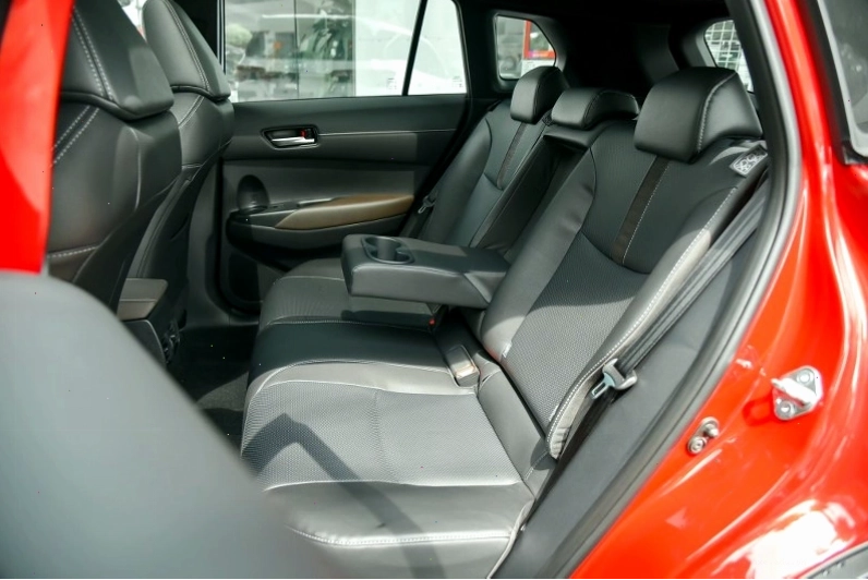 Khoang hành khách Toyota Corolla Cross 2022