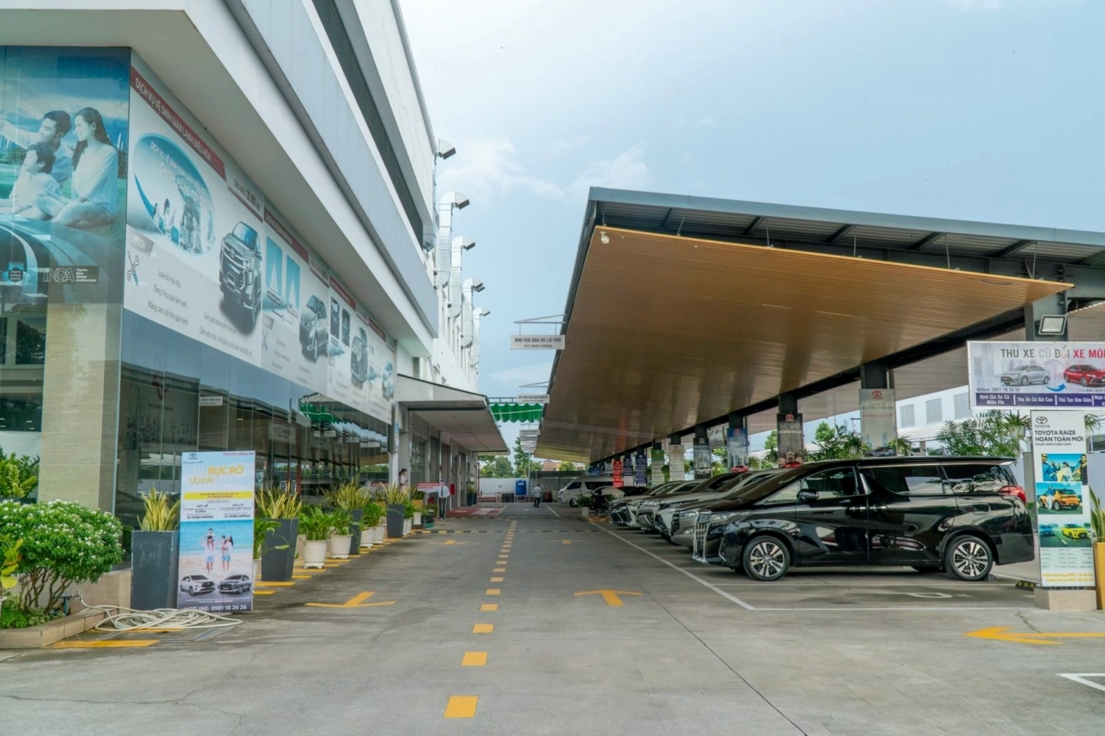 Không gian dịch vụ chuyên nghiệp tại Toyota Long An