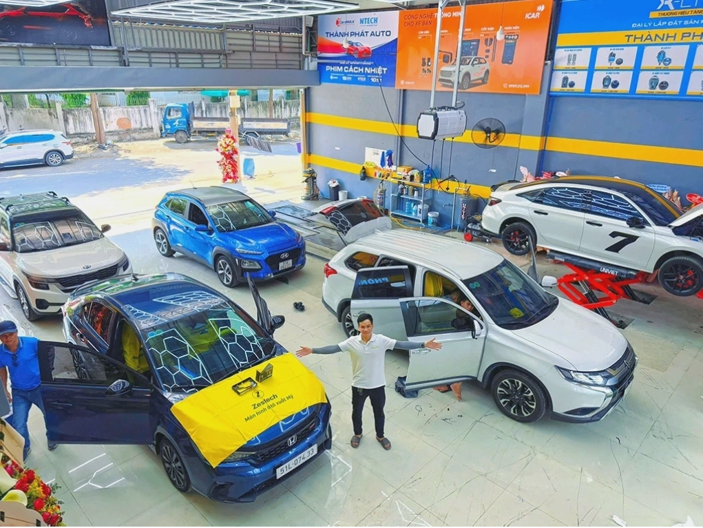 Không gian trưng bày sản phẩm Zestech tại Thành Phát Auto