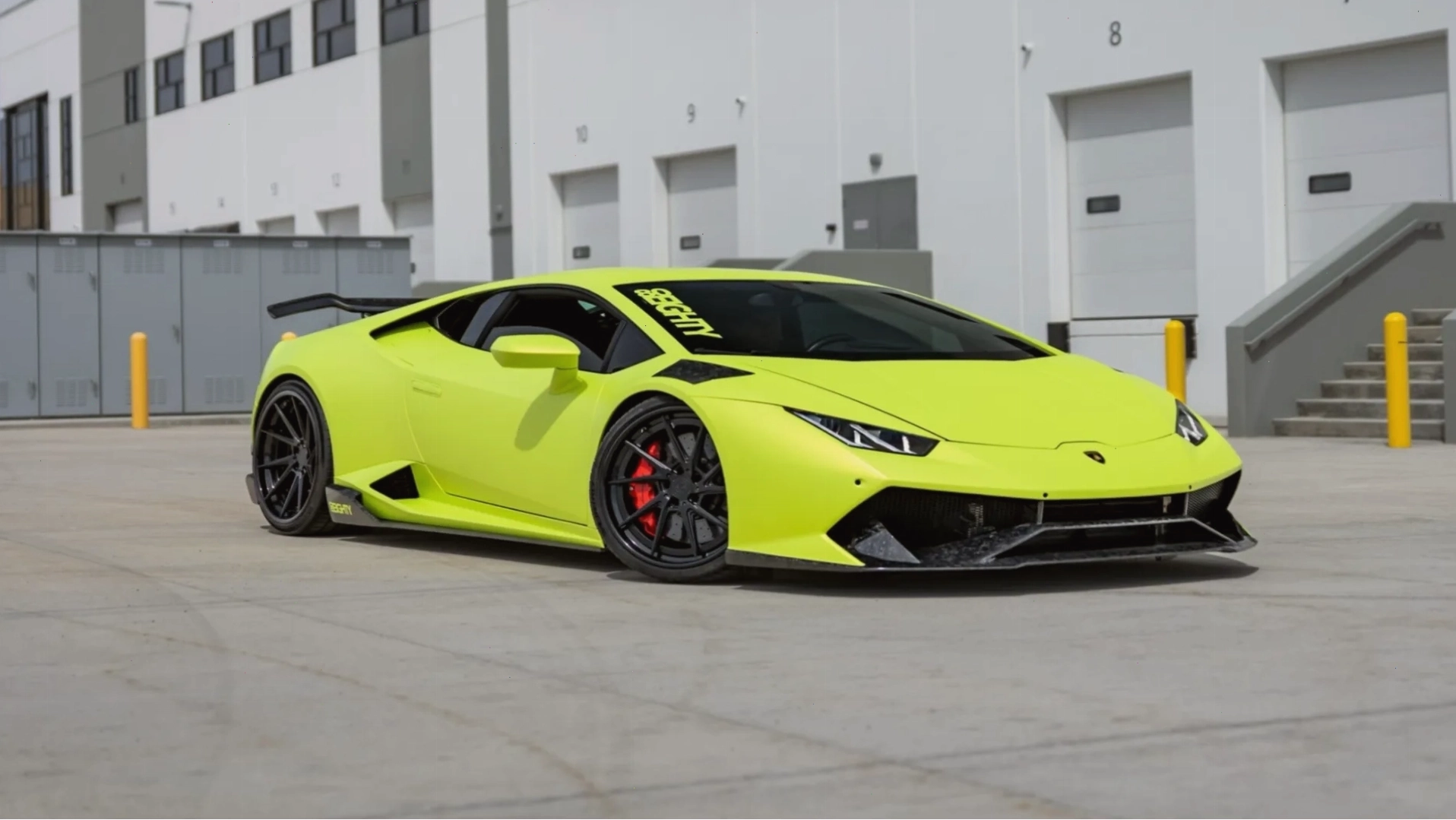 Lamborghini Huracan giá bao nhiêu
