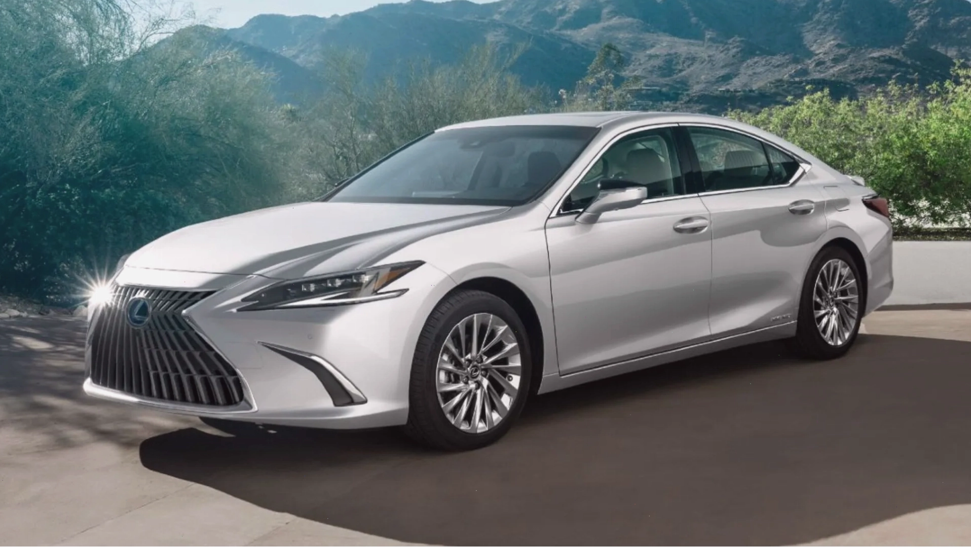 Logo hãng xe Lexus, một trong những thương hiệu xe sang phổ biến tại Việt Nam