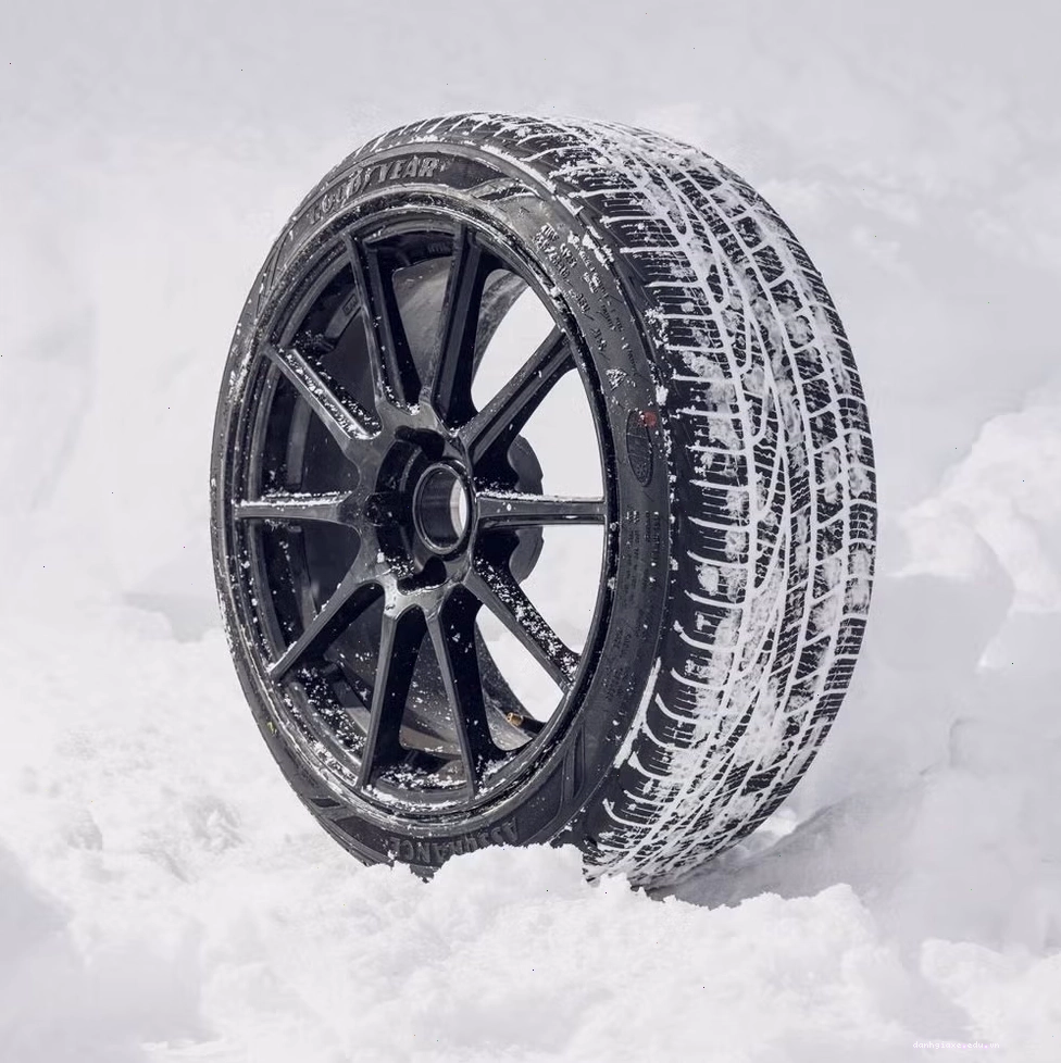 Lốp Goodyear Assurance WeatherReady cung cấp độ bám đường tin cậy