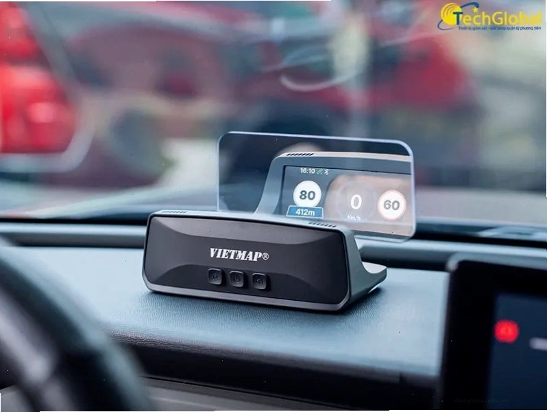 Màn hình HUD kính lái GPS Vietmap H50 hiển thị tốc độ và chỉ dẫn đường