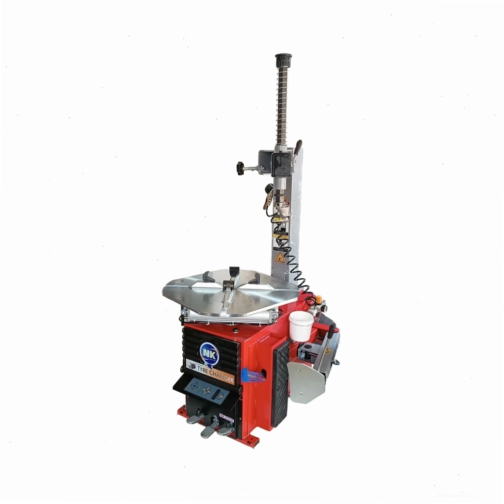 Máy tháo vỏ xe hỗ trợ công việc sửa chữa bánh xe