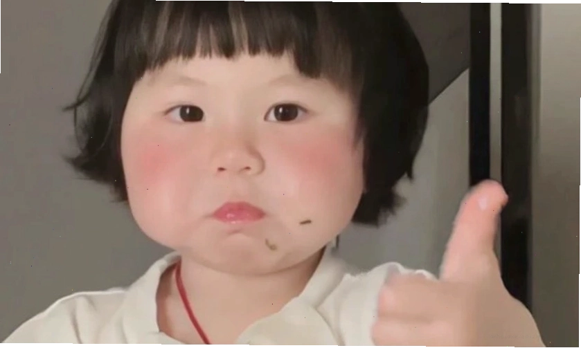 Một hình ảnh meme dễ thương với màu sắc tươi sáng, mang lại cảm giác vui vẻ và lạc quan.