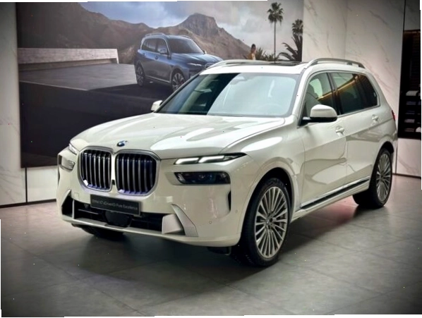 Ngoại thất sang trọng của BMW X7 phiên bản 7 chỗ