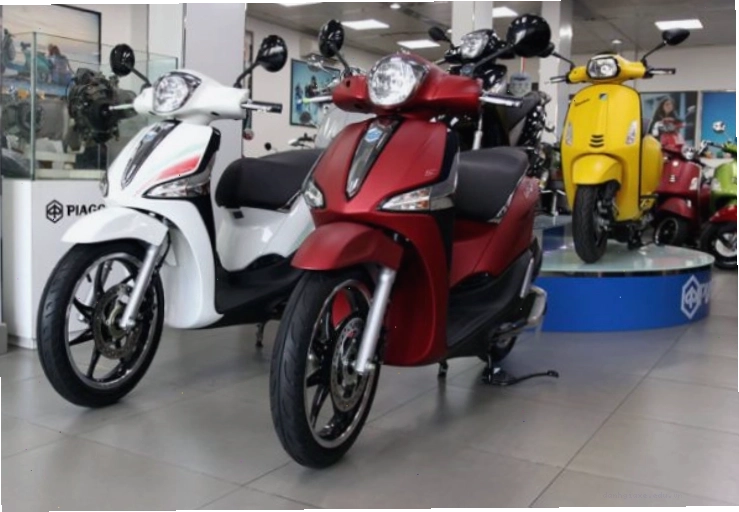 Người tuổi Kỷ Mão 1999 hợp xe màu đỏ và vàng để hút tài lộc