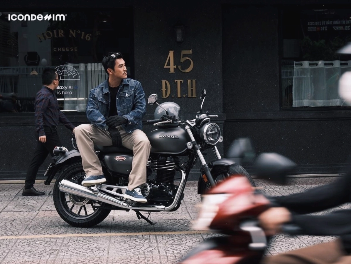 Những người biker cùng nhau khám phá cảnh đẹp thiên nhiên