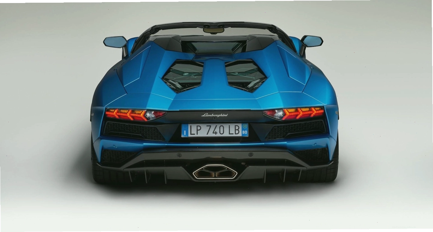 Nội thất sang trọng của Lamborghini Aventador S Roadster với ghế da cao cấp