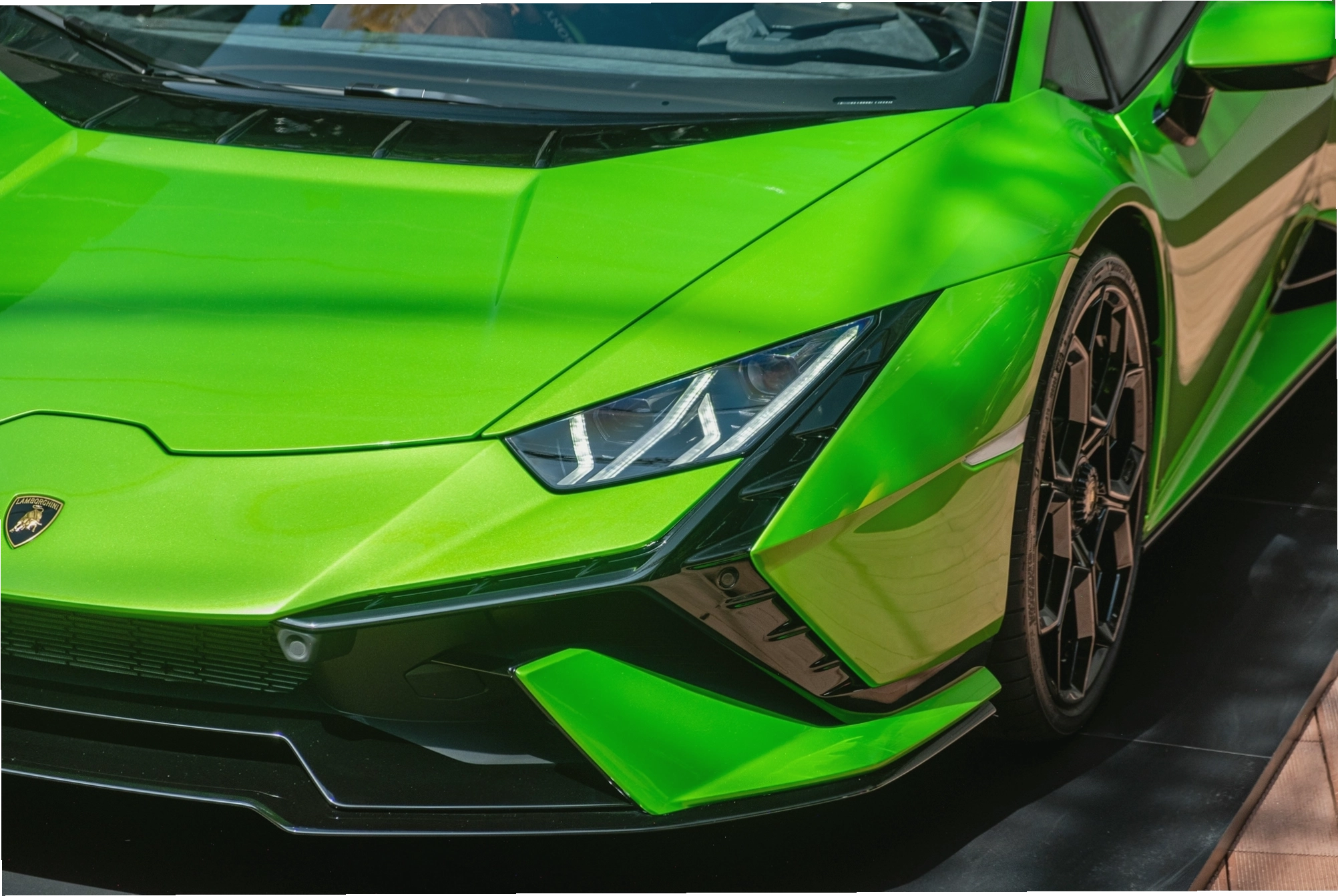 Nội thất sang trọng và thể thao của Lamborghini Huracán Tecnica