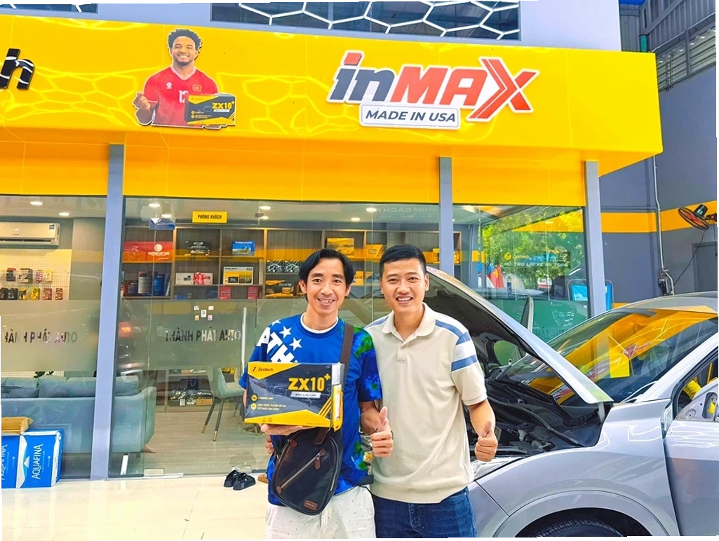 Nội thất xe hơi được trang bị đèn bi gầm