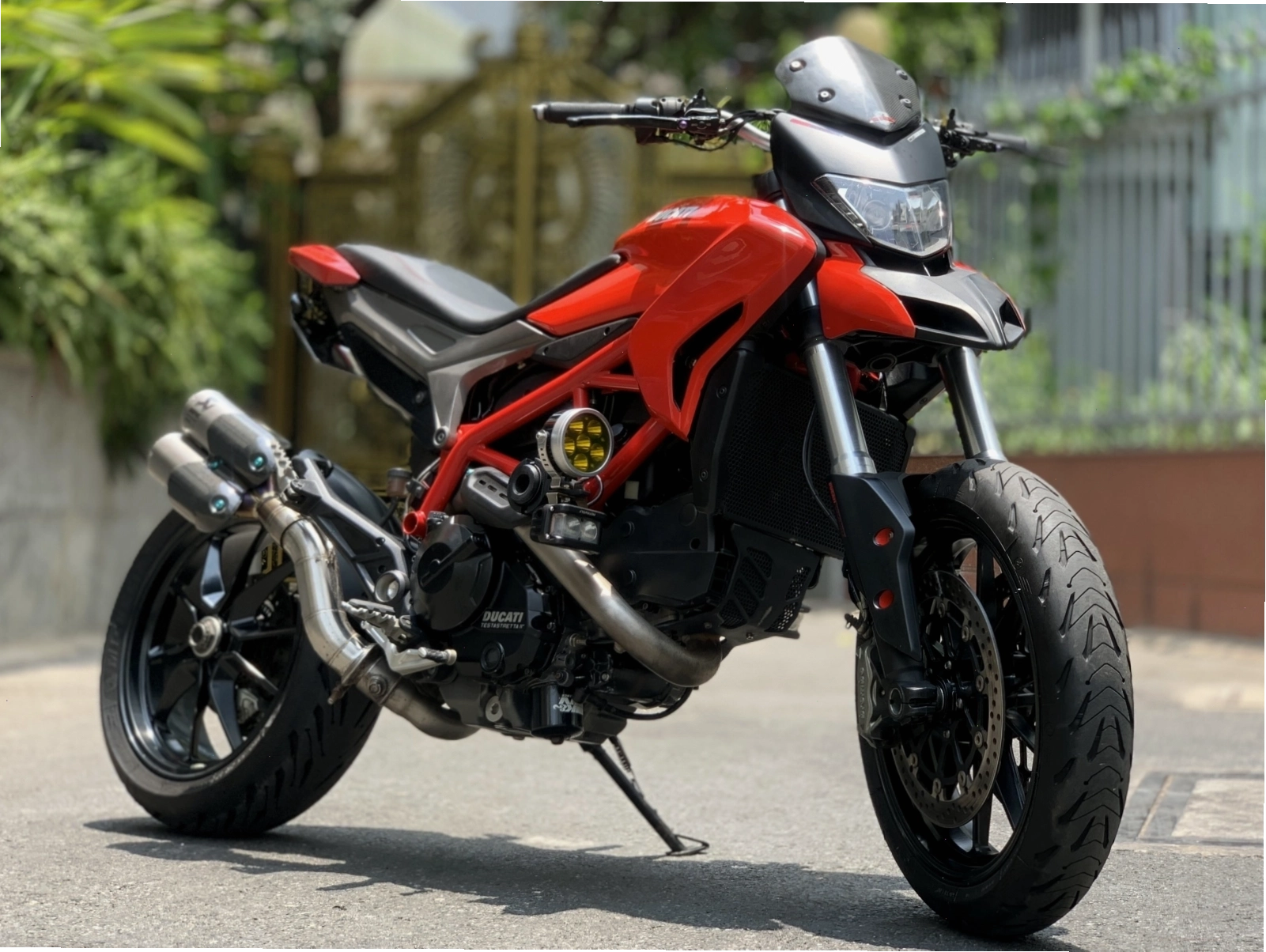 Ống xả Ducati Scrambler