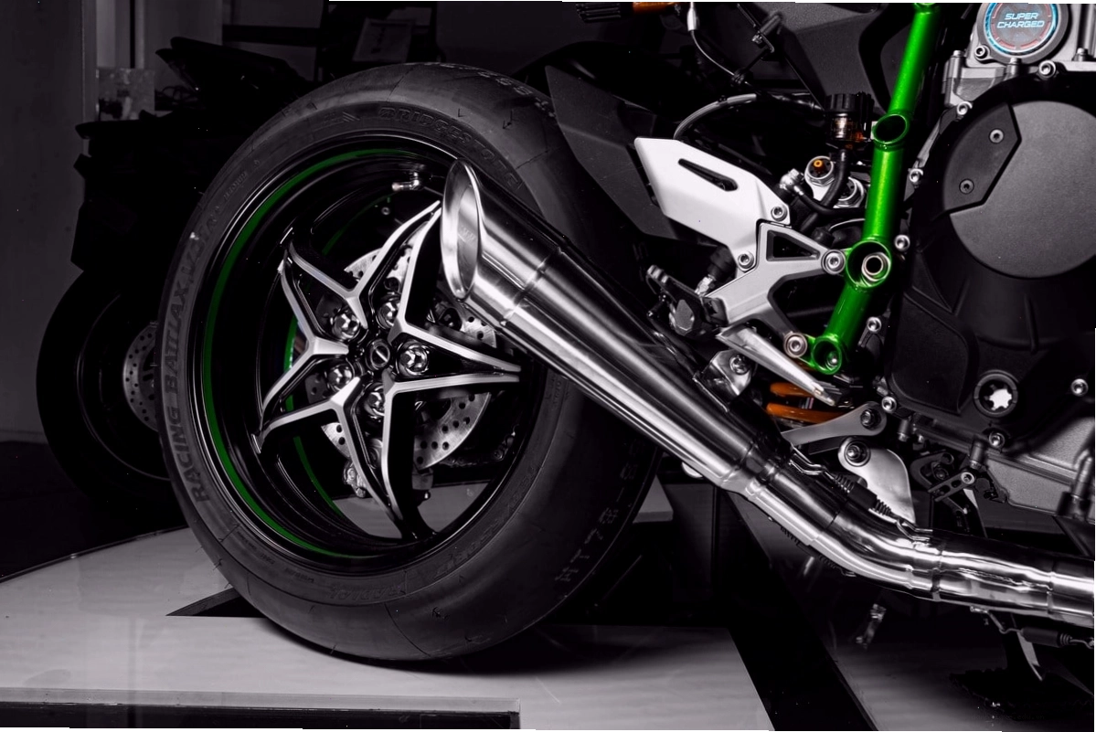 Pô Akrapovič kép trên Kawasaki Ninja H2R