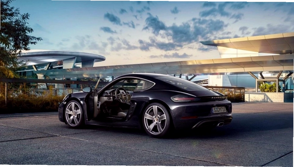 Porsche 718 Cayman tích hợp nhiều công nghệ an toàn hiện đại