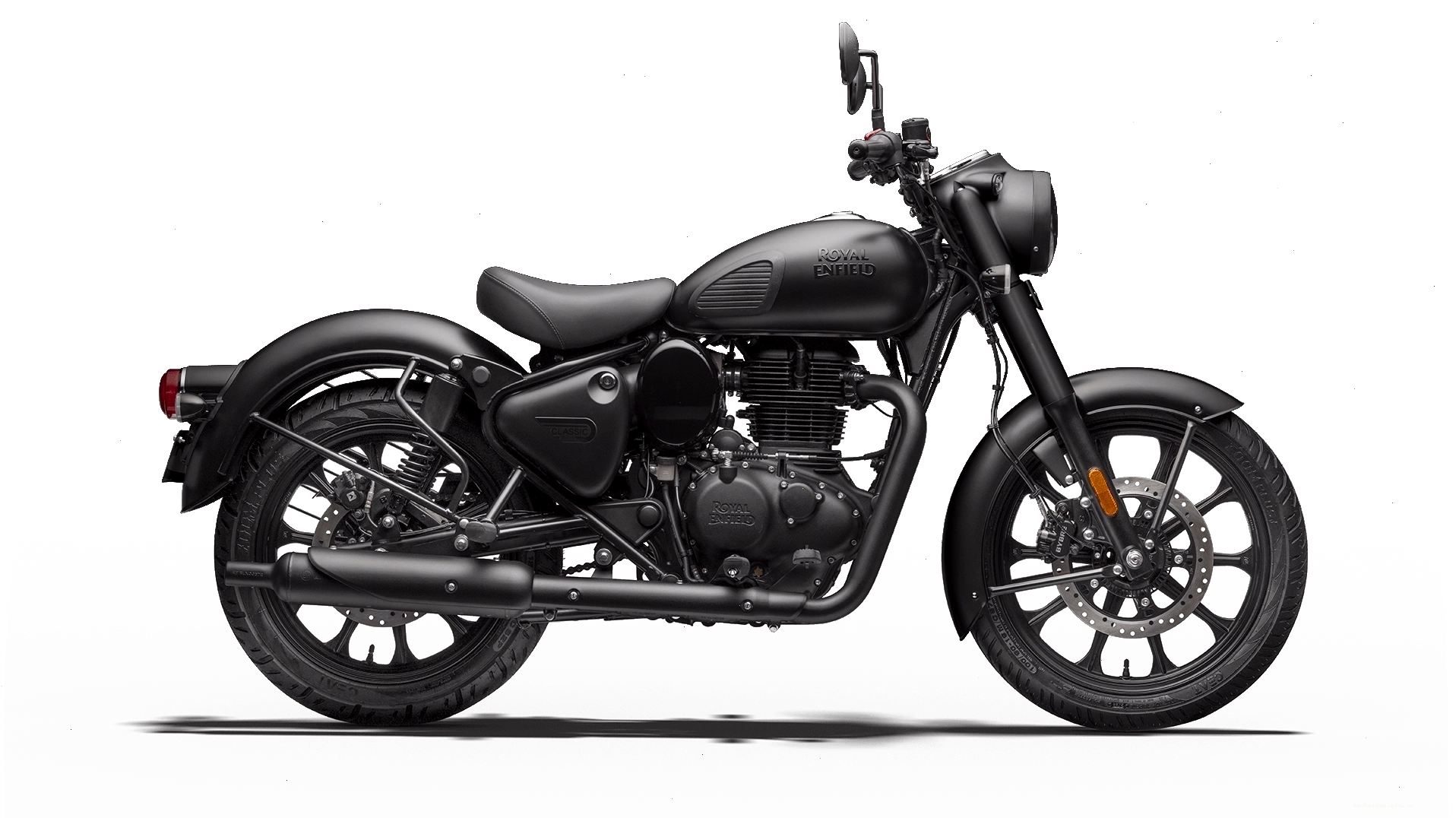Royal Enfield Classic 350 phiên bản Stealth Black với thiết kế mạnh mẽ và nam tính