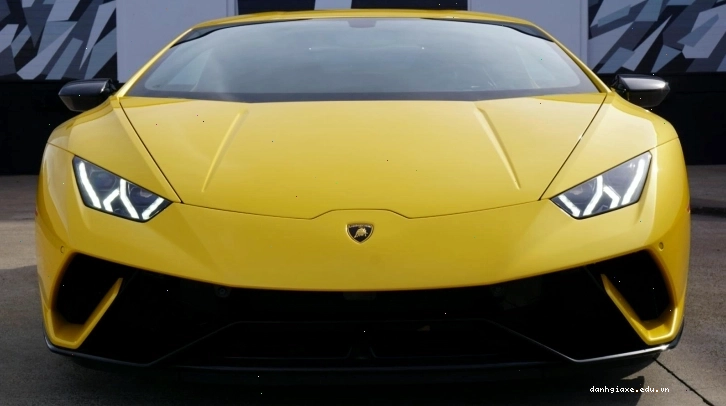 Siêu xe Lamborghini Huracan Performante với thiết kế khí động học mạnh mẽ