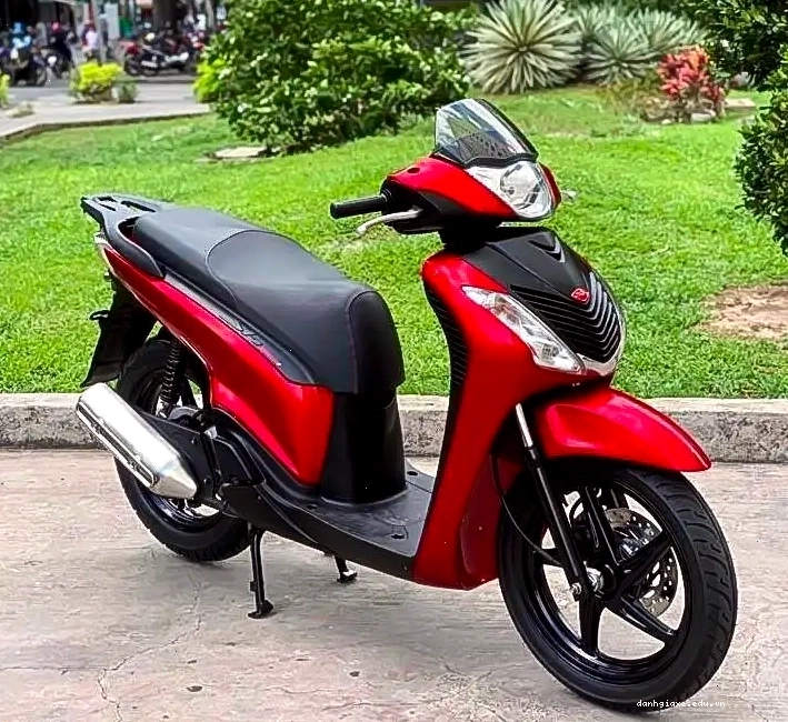 Sơn xe SH màu đỏ tươi tại TPHCM