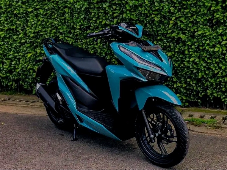 Sơn xe Vario màu xanh xi măng tại TPHCM