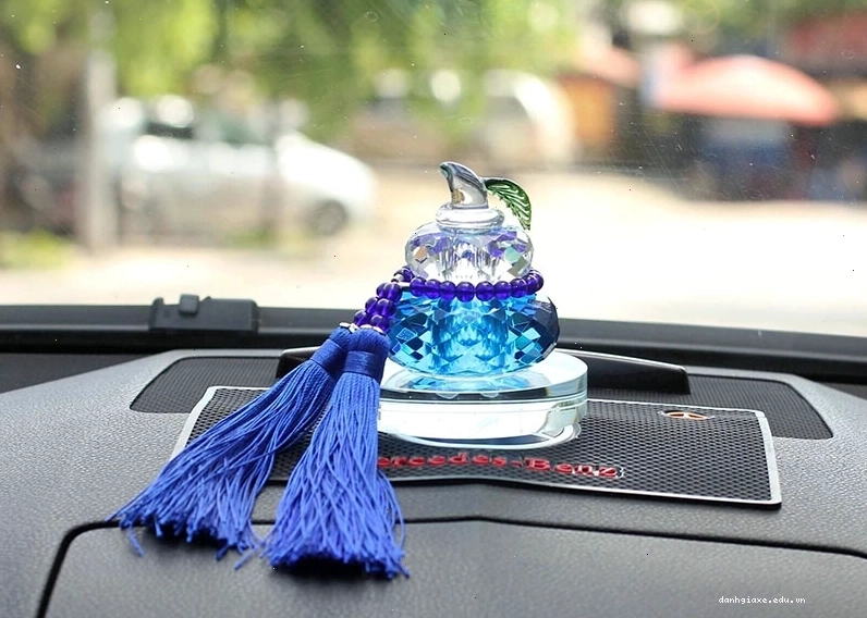 Sử dụng vật phẩm trang trí phong thủy giúp hóa giải việc mua xe không hợp mệnh