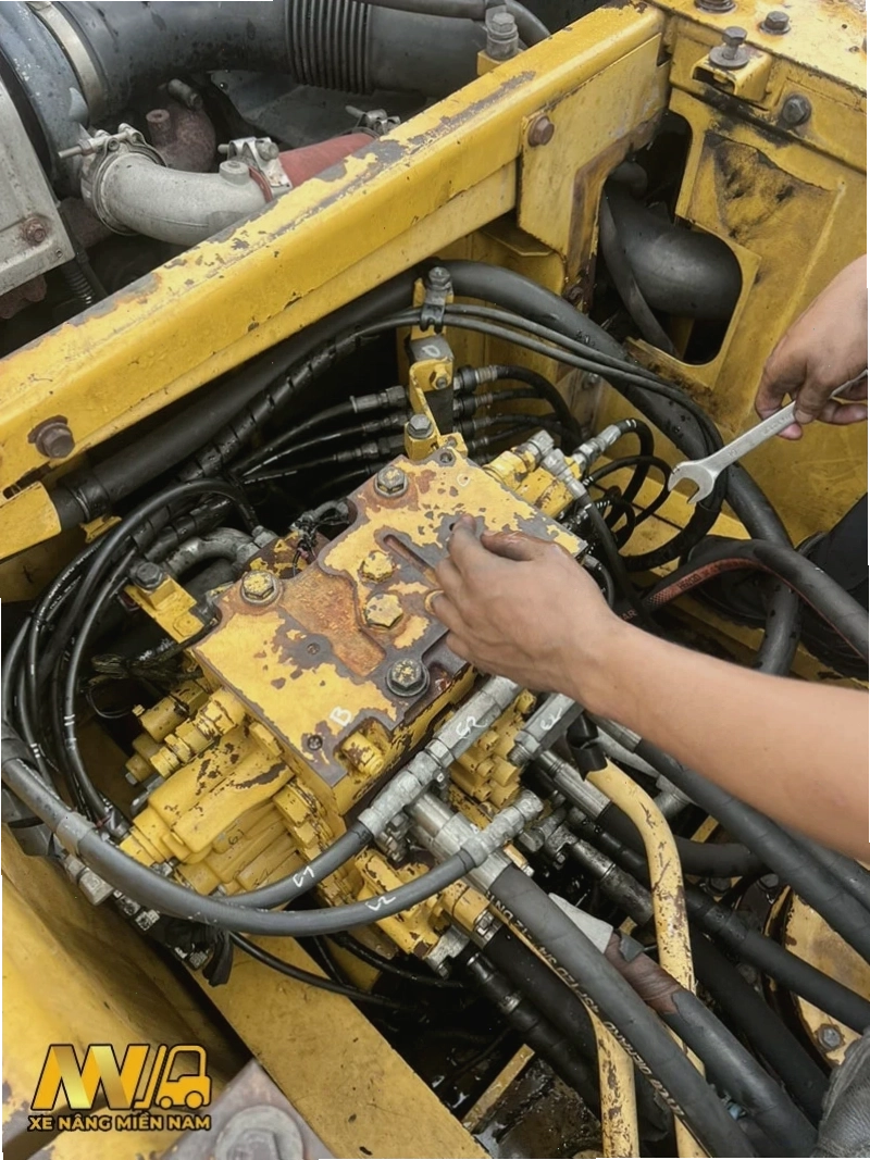 Sửa xe nâng điện Bình Dương giá tốt