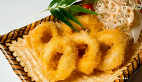 Thành phẩm mực chiên xù vàng rụm