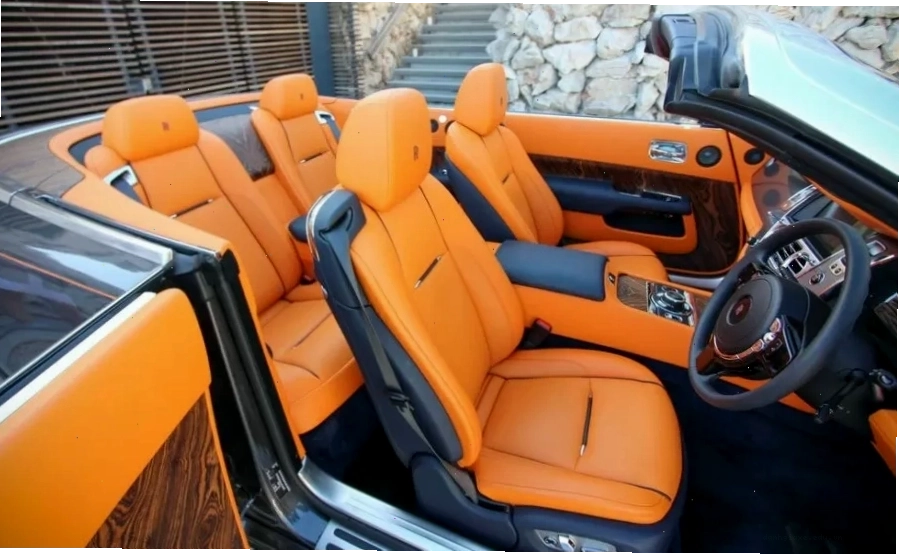 Thiết kế ghế ngồi bọc da sang trọng trên Rolls-Royce Dawn