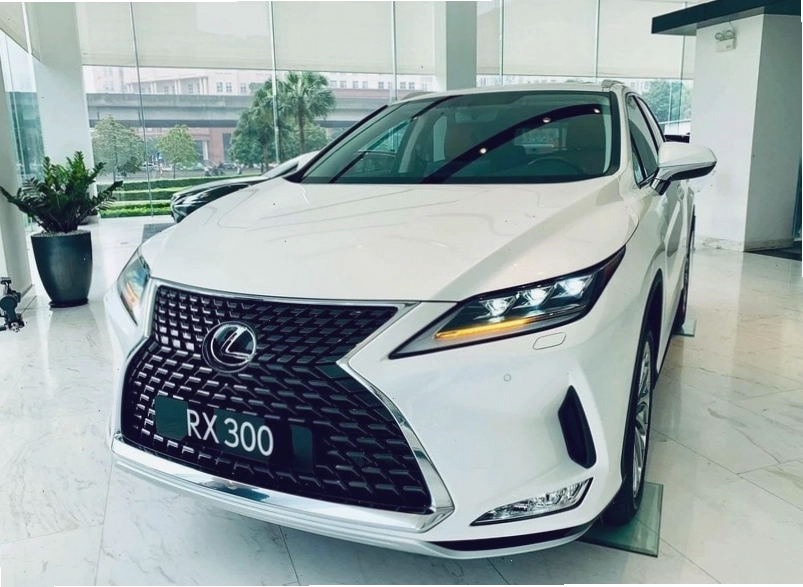 Thiết kế ngoại thất ấn tượng của Lexus RX 300