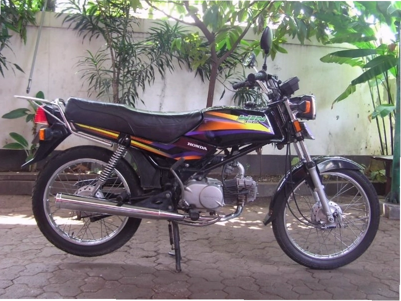 Tổng thể chiếc xe Honda Win 100