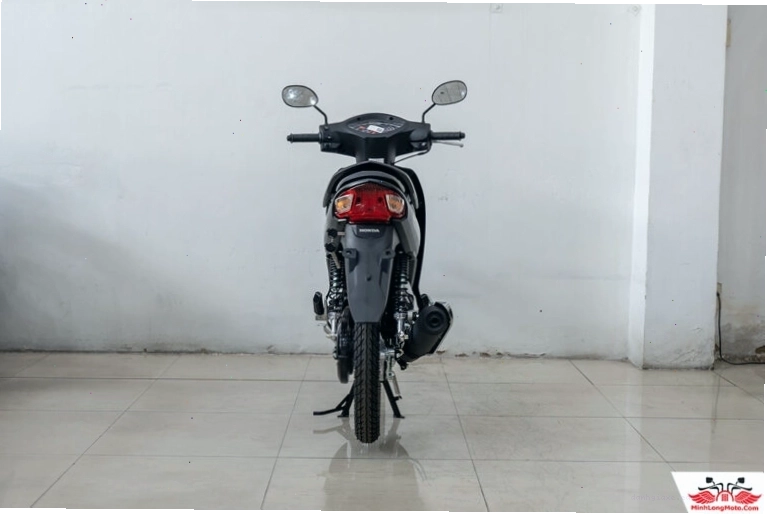 Tổng thể xe Honda Wave Alpha 110 màu xanh trắng