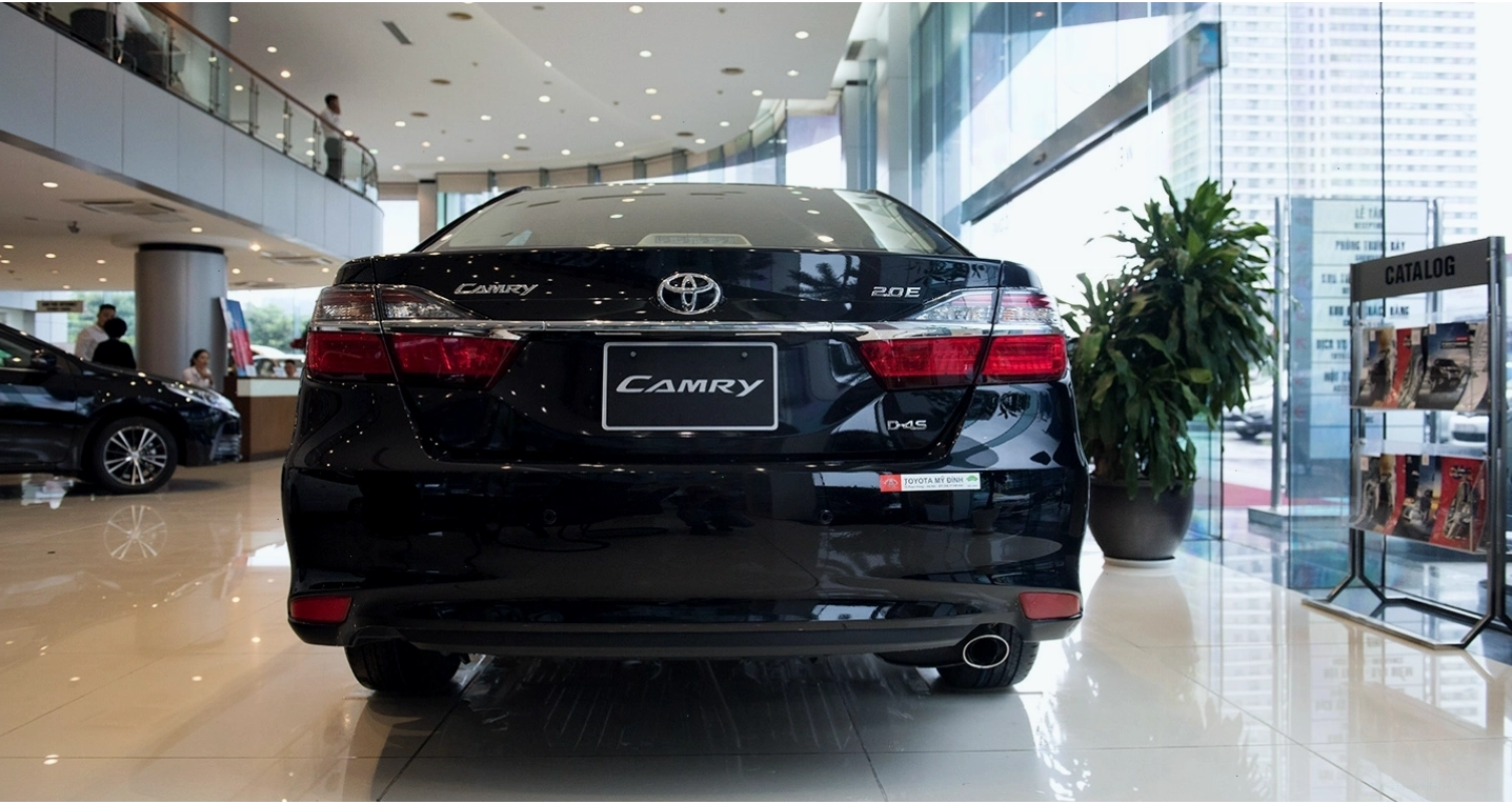 Toyota Camry 2017 vận hành êm ái và ổn định