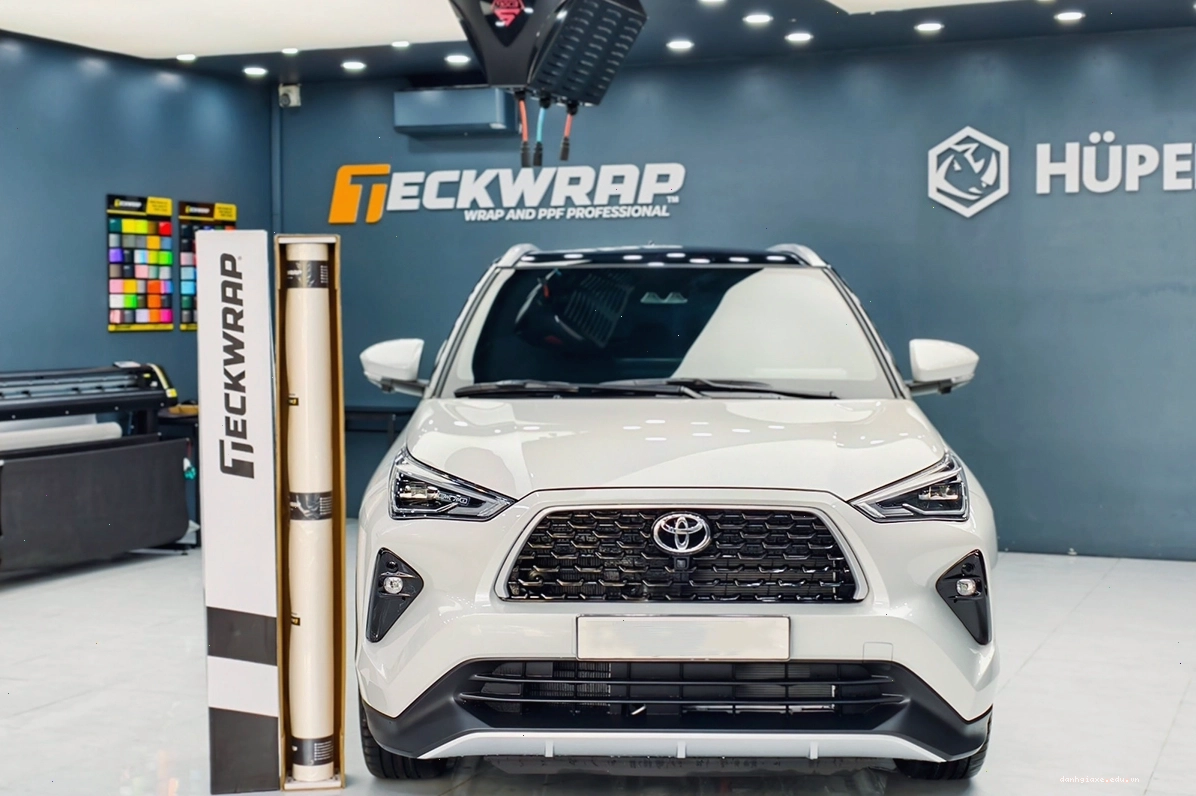 Trải nghiệm dán PPF giúp xe giữ gìn độ bóng