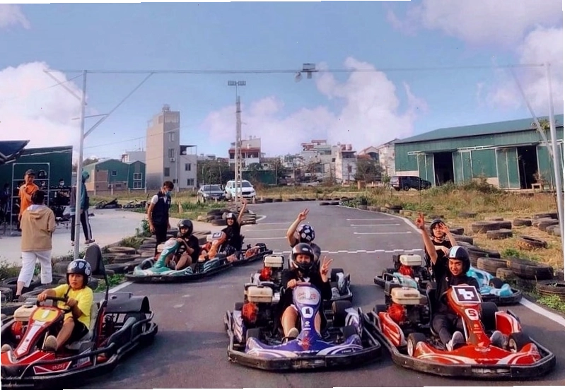 Trải nghiệm đua xe go kart tại Long Biên Hà Nội