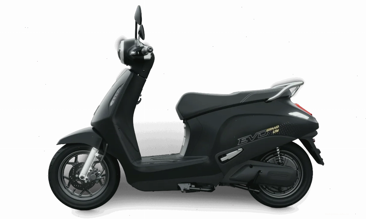 Trải nghiệm lái thử xe máy điện VinFast Evo Grand Lite