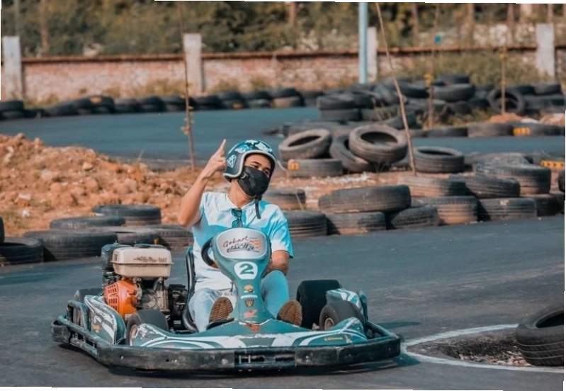 Trải nghiệm lái xe go kart tại Puppy Farm