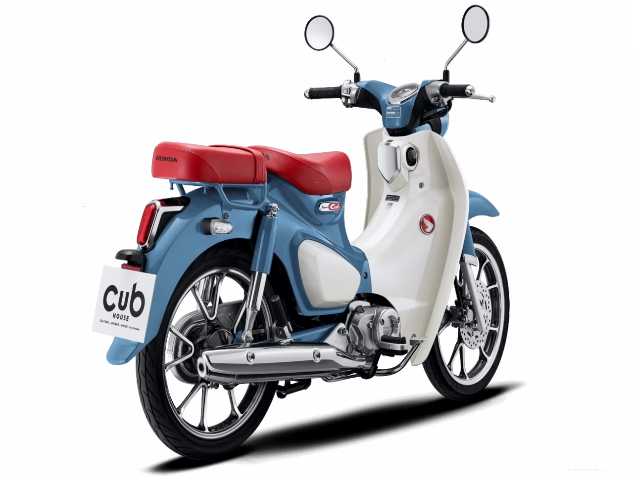 Tư thế lái xe thoải mái trên xe Honda Cub