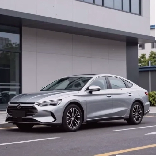 Từ vựng tiếng Trung 汽车 (qìchē) nghĩa là xe ô tô, xe hơi