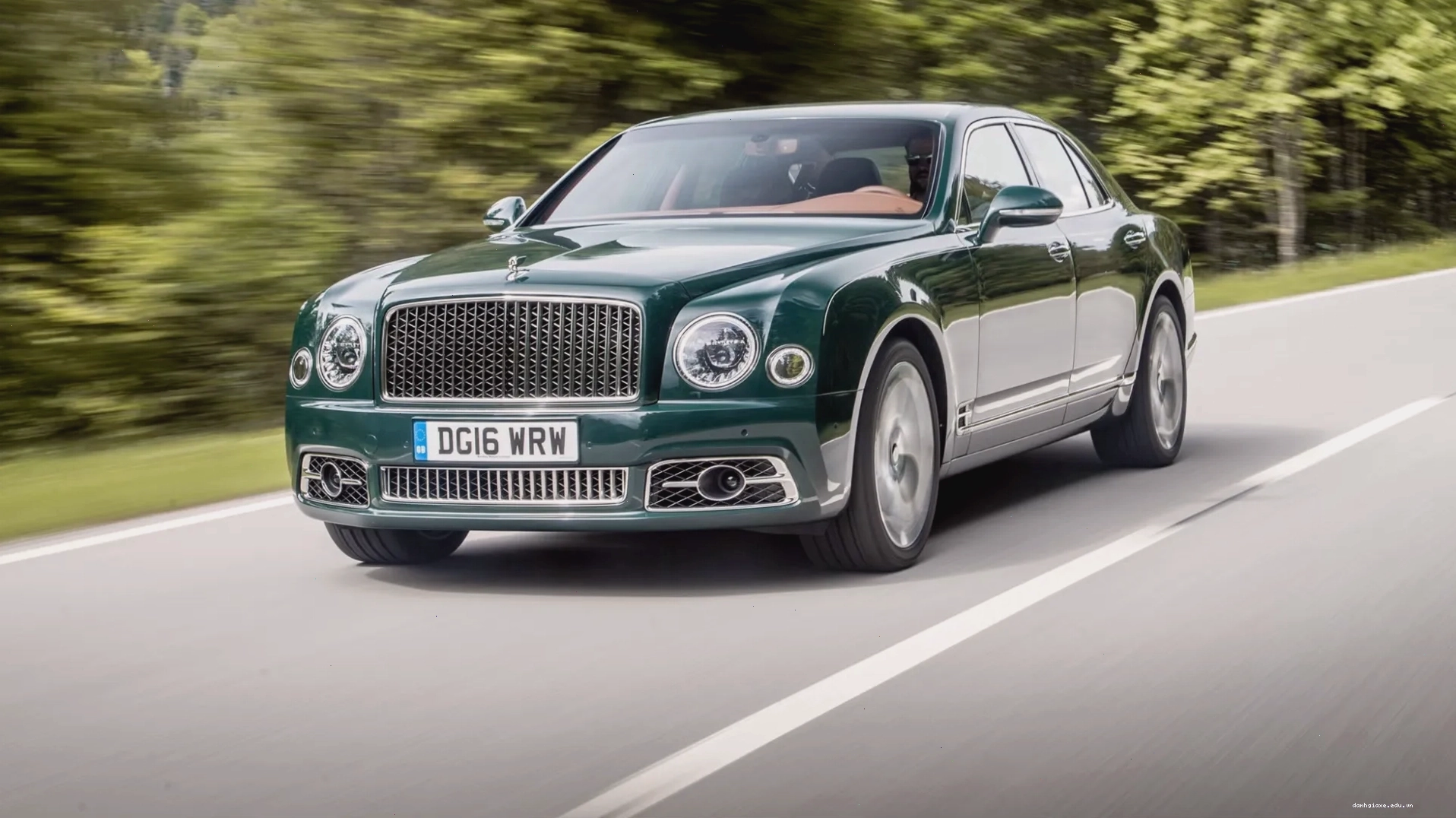 Xe Bentley sang trọng tại thị trường Việt Nam