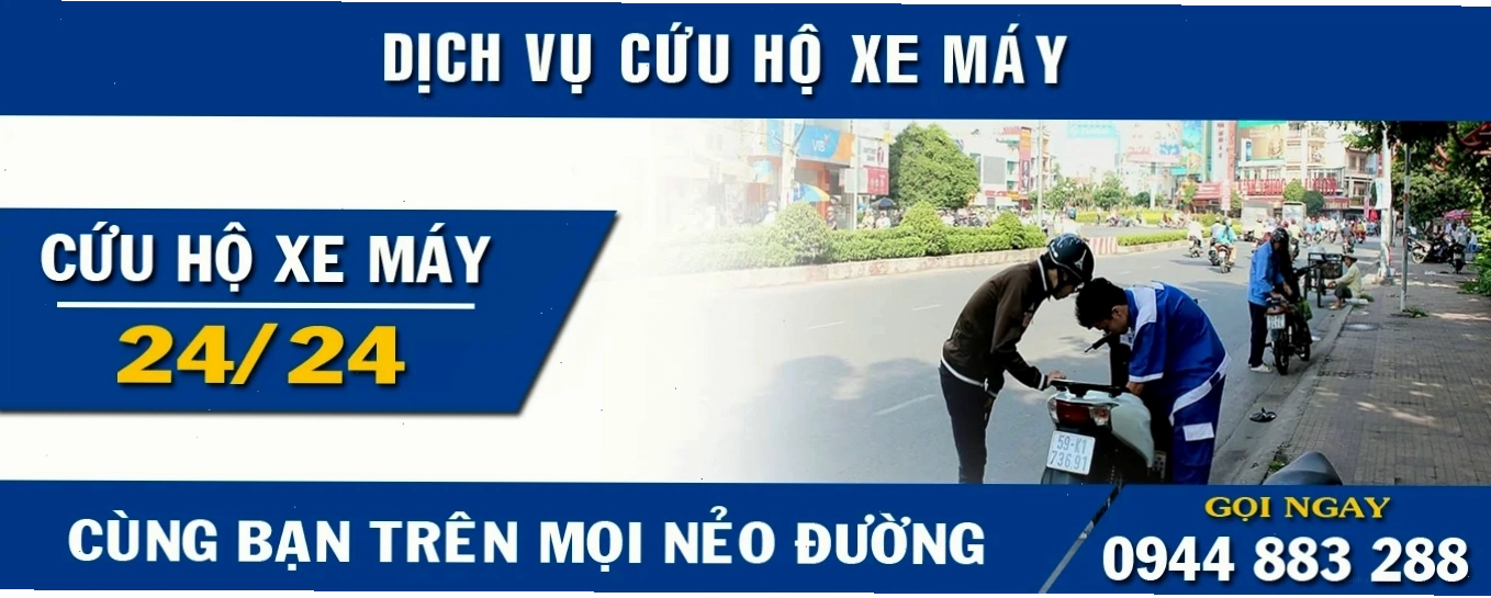 Xe cứu hộ đang hỗ trợ khách hàng gặp sự cố xe máy
