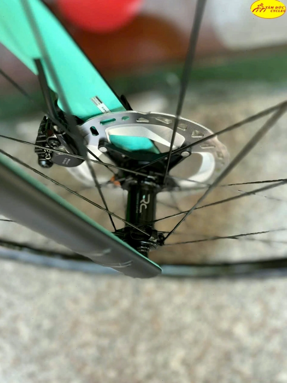 Xe đạp Bianchi Oltre Race với bộ truyền động Shimano 105