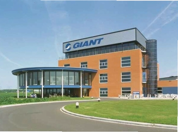 Xe đạp điện M133 Giant phiên bản mới với khung xe chắc chắn