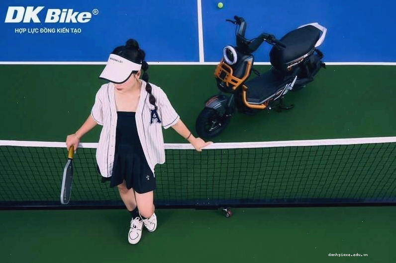 Xe đạp điện M133 mới với thiết kế thể thao và đèn LED hiện đại