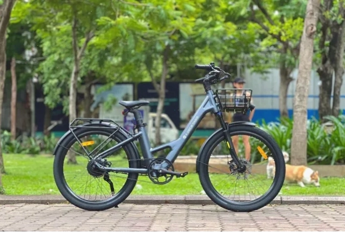 Xe đạp trợ lực điện Ado A28 Lite với thiết kế thể thao và màu sắc trẻ trung