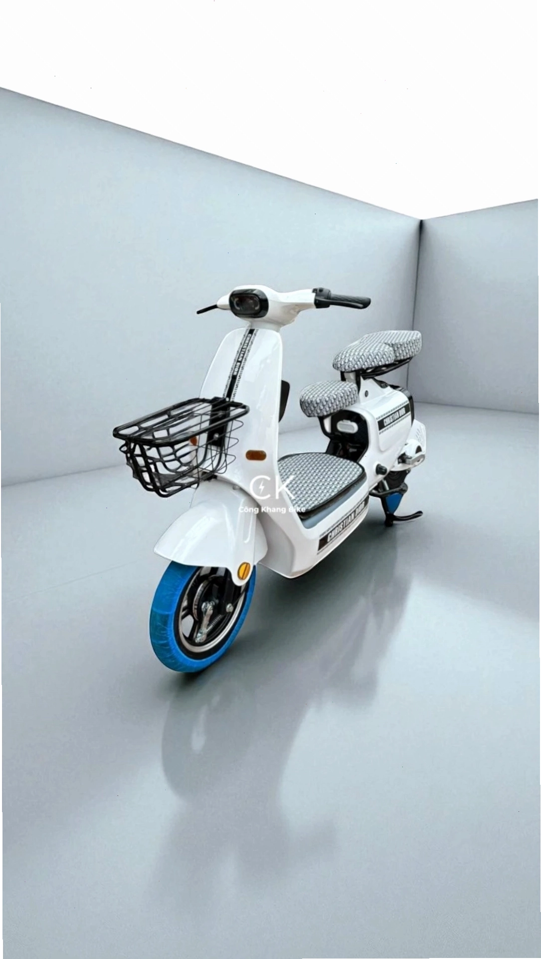 Xe điện K1 Dylexe màu trắng đen